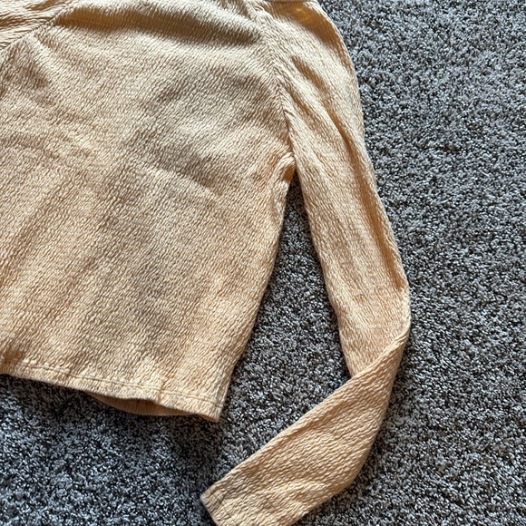 American eagle. Women’s shirt size extra small. - Picture 3 of 7